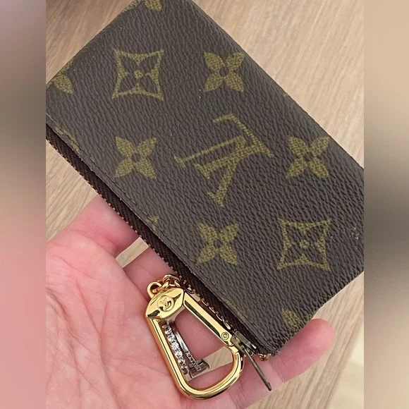 Vintage 1975 Louis Vuitton coin purse keychain - brand new (2023) key ring - Picture 3 of 6